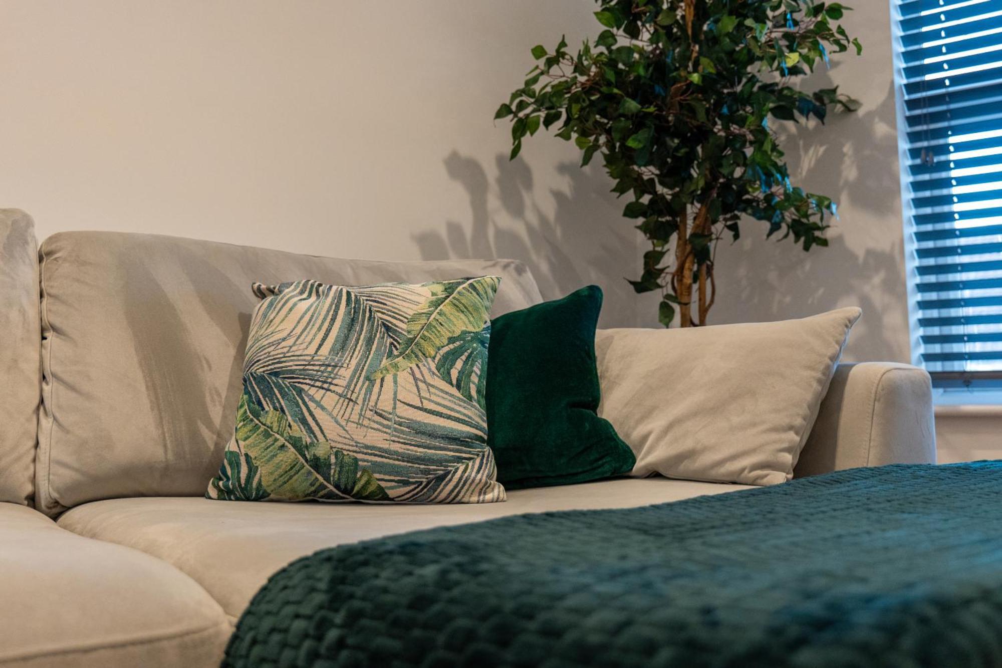 High End Apartment - Perfect For Contractors & Builders - Free Parking イクストン エクステリア 写真