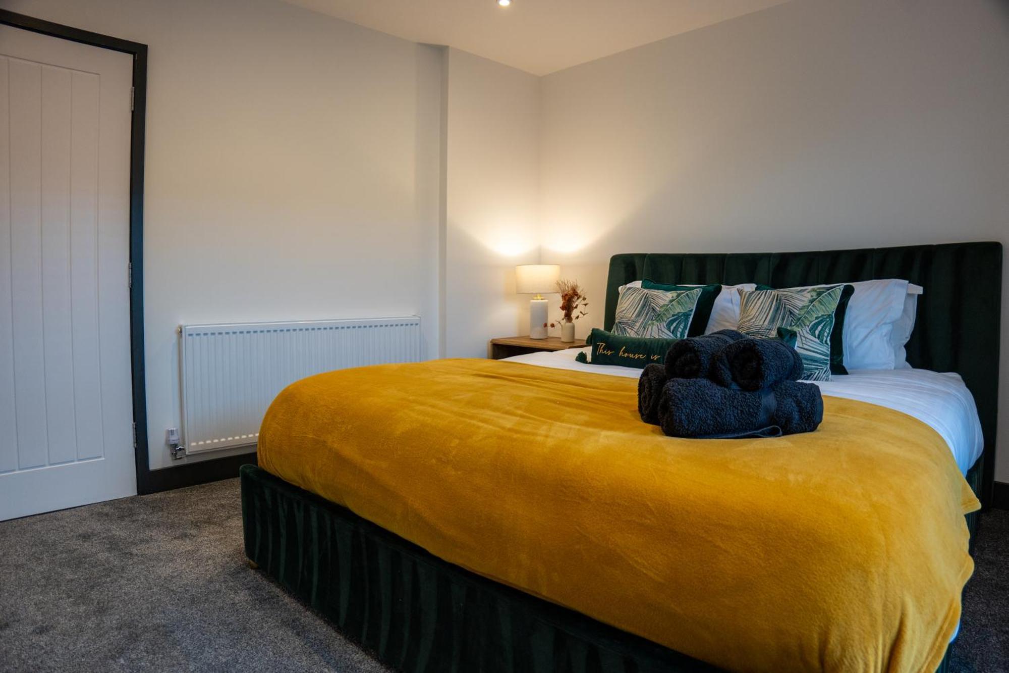 High End Apartment - Perfect For Contractors & Builders - Free Parking イクストン エクステリア 写真
