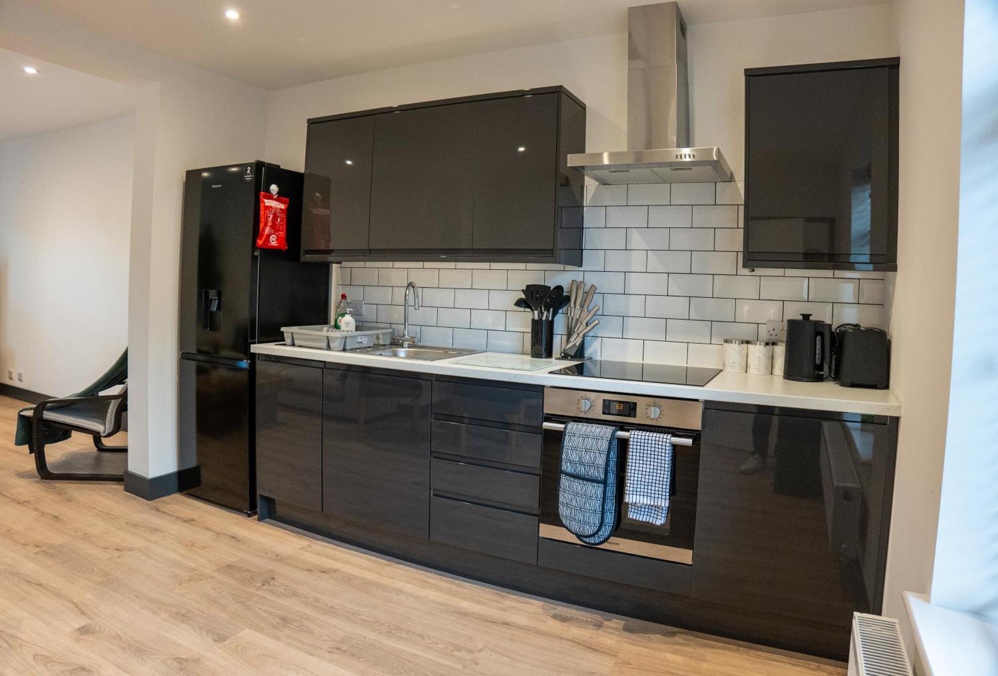 High End Apartment - Perfect For Contractors & Builders - Free Parking イクストン エクステリア 写真
