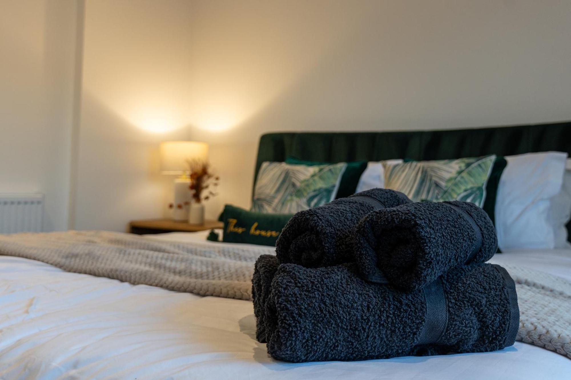 High End Apartment - Perfect For Contractors & Builders - Free Parking イクストン エクステリア 写真